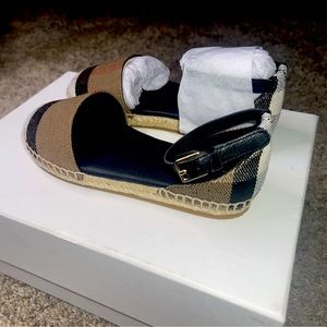 Burberry sandals Sz 29/11.5